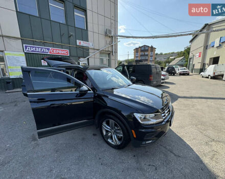 Черный Фольксваген Тигуан, объемом двигателя 1.98 л и пробегом 56 тыс. км за 28000 $, фото 8 на Automoto.ua