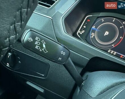 Черный Фольксваген Тигуан, объемом двигателя 2 л и пробегом 180 тыс. км за 29550 $, фото 61 на Automoto.ua