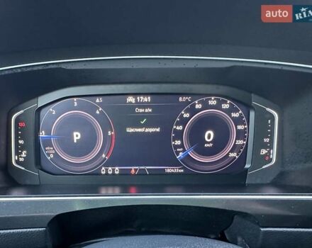 Черный Фольксваген Тигуан, объемом двигателя 2 л и пробегом 180 тыс. км за 29550 $, фото 63 на Automoto.ua