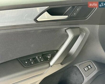 Черный Фольксваген Тигуан, объемом двигателя 2 л и пробегом 56 тыс. км за 33990 $, фото 11 на Automoto.ua