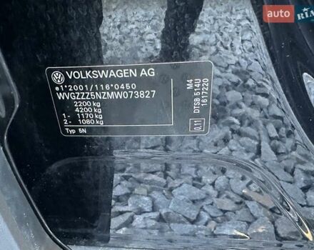 Черный Фольксваген Тигуан, объемом двигателя 2 л и пробегом 180 тыс. км за 29550 $, фото 93 на Automoto.ua