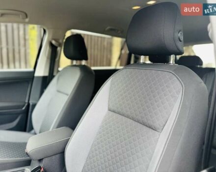 Черный Фольксваген Тигуан, объемом двигателя 2 л и пробегом 40 тыс. км за 17999 $, фото 27 на Automoto.ua