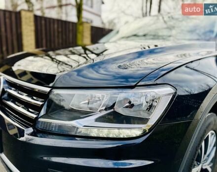 Черный Фольксваген Тигуан, объемом двигателя 2 л и пробегом 40 тыс. км за 17999 $, фото 20 на Automoto.ua