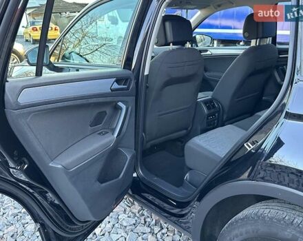 Черный Фольксваген Тигуан, объемом двигателя 2 л и пробегом 180 тыс. км за 29550 $, фото 76 на Automoto.ua