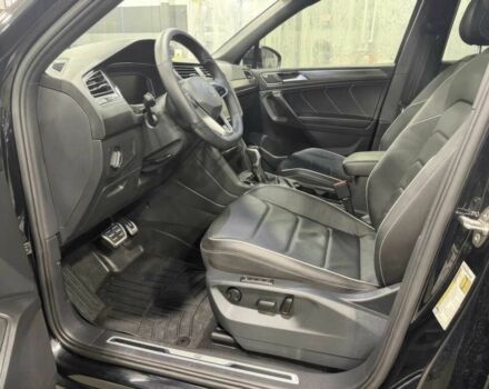 Черный Фольксваген Тигуан, объемом двигателя 2 л и пробегом 18 тыс. км за 21300 $, фото 10 на Automoto.ua