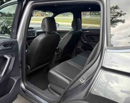 Черный Фольксваген Тигуан, объемом двигателя 2 л и пробегом 18 тыс. км за 15000 $, фото 13 на Automoto.ua