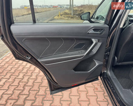 Черный Фольксваген Тигуан, объемом двигателя 1.98 л и пробегом 54 тыс. км за 21900 $, фото 24 на Automoto.ua