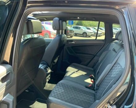 Черный Фольксваген Тигуан, объемом двигателя 2 л и пробегом 15 тыс. км за 17000 $, фото 13 на Automoto.ua