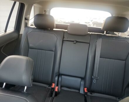 Чорний Фольксваген Тігуан, об'ємом двигуна 2 л та пробігом 63 тис. км за 15500 $, фото 9 на Automoto.ua