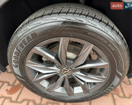 Черный Фольксваген Тигуан, объемом двигателя 1.98 л и пробегом 54 тыс. км за 21900 $, фото 11 на Automoto.ua