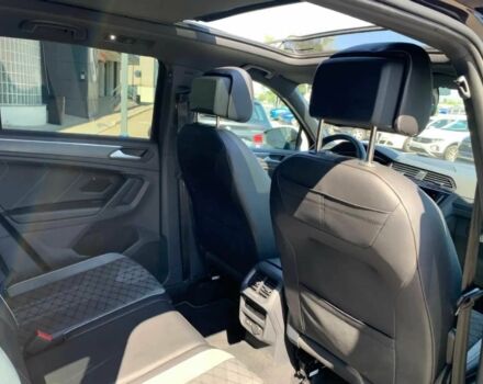 Черный Фольксваген Тигуан, объемом двигателя 2 л и пробегом 15 тыс. км за 17000 $, фото 11 на Automoto.ua