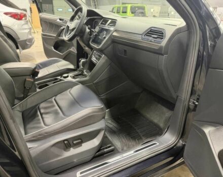 Чорний Фольксваген Тігуан, об'ємом двигуна 2 л та пробігом 29 тис. км за 13000 $, фото 8 на Automoto.ua