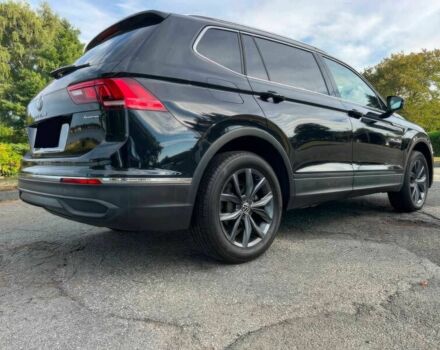 Черный Фольксваген Тигуан, объемом двигателя 2 л и пробегом 12 тыс. км за 13000 $, фото 7 на Automoto.ua