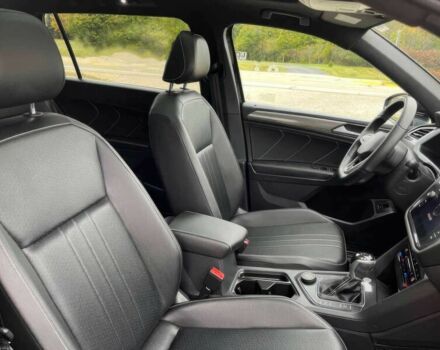 Чорний Фольксваген Тігуан, об'ємом двигуна 2 л та пробігом 22 тис. км за 20000 $, фото 11 на Automoto.ua