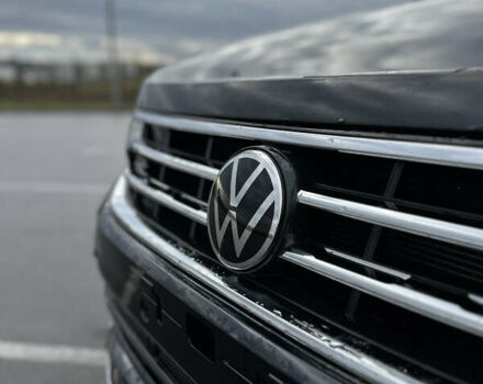 Черный Фольксваген Тигуан, объемом двигателя 2 л и пробегом 137 тыс. км за 22300 $, фото 5 на Automoto.ua