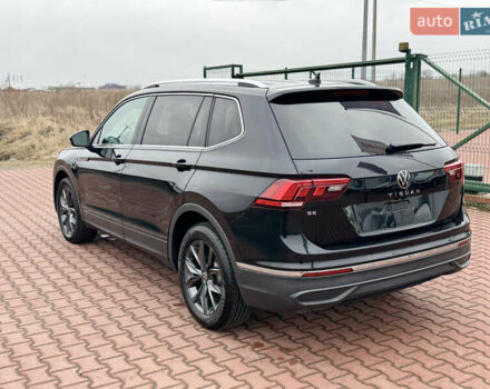 Черный Фольксваген Тигуан, объемом двигателя 1.98 л и пробегом 54 тыс. км за 21900 $, фото 4 на Automoto.ua