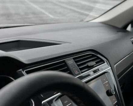 Черный Фольксваген Тигуан, объемом двигателя 2 л и пробегом 137 тыс. км за 22300 $, фото 46 на Automoto.ua