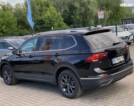 Чорний Фольксваген Тігуан, об'ємом двигуна 2 л та пробігом 10 тис. км за 27955 $, фото 18 на Automoto.ua