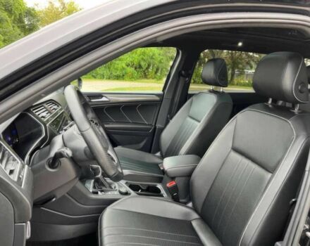 Чорний Фольксваген Тігуан, об'ємом двигуна 2 л та пробігом 22 тис. км за 20000 $, фото 10 на Automoto.ua