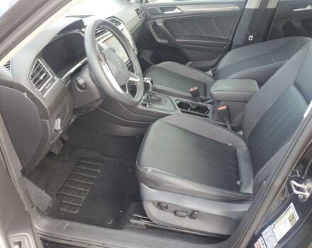 Чорний Фольксваген Тігуан, об'ємом двигуна 2 л та пробігом 63 тис. км за 15500 $, фото 6 на Automoto.ua