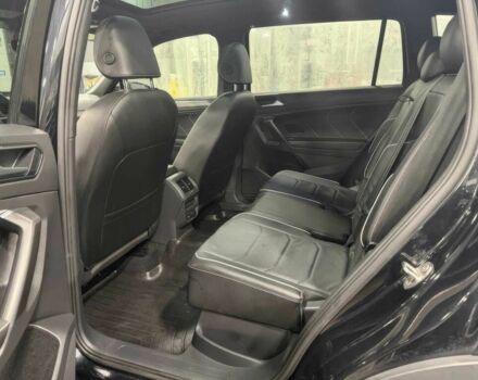 Чорний Фольксваген Тігуан, об'ємом двигуна 2 л та пробігом 29 тис. км за 13000 $, фото 12 на Automoto.ua