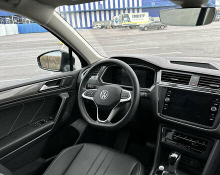 Черный Фольксваген Тигуан, объемом двигателя 2 л и пробегом 137 тыс. км за 22300 $, фото 44 на Automoto.ua