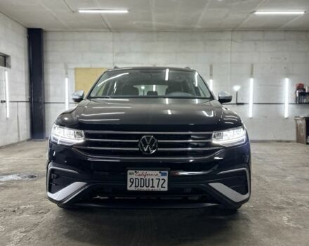 Черный Фольксваген Тигуан, объемом двигателя 2 л и пробегом 115 тыс. км за 21499 $, фото 2 на Automoto.ua