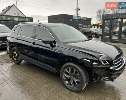 Черный Фольксваген Тигуан, объемом двигателя 2 л и пробегом 140 тыс. км за 18700 $, фото 1 на Automoto.ua