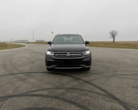 Чорний Фольксваген Тігуан, об'ємом двигуна 2 л та пробігом 29 тис. км за 13000 $, фото 1 на Automoto.ua