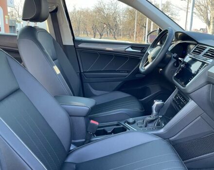 Черный Фольксваген Тигуан, объемом двигателя 2 л и пробегом 27 тыс. км за 27000 $, фото 14 на Automoto.ua