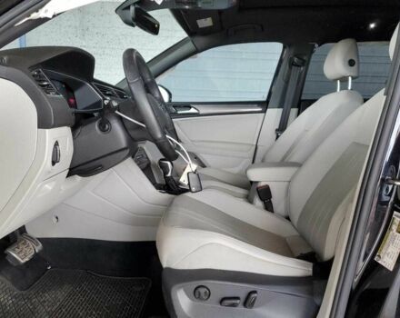 Черный Фольксваген Тигуан, объемом двигателя 0 л и пробегом 32 тыс. км за 7500 $, фото 6 на Automoto.ua