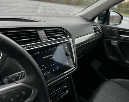 Черный Фольксваген Тигуан, объемом двигателя 2 л и пробегом 137 тыс. км за 22300 $, фото 35 на Automoto.ua