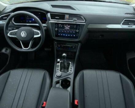 Черный Фольксваген Тигуан, объемом двигателя 2 л и пробегом 12 тыс. км за 13000 $, фото 11 на Automoto.ua