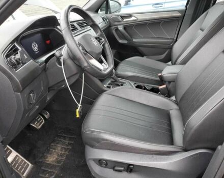 Чорний Фольксваген Тігуан, об'ємом двигуна 2 л та пробігом 134 тис. км за 19000 $, фото 6 на Automoto.ua