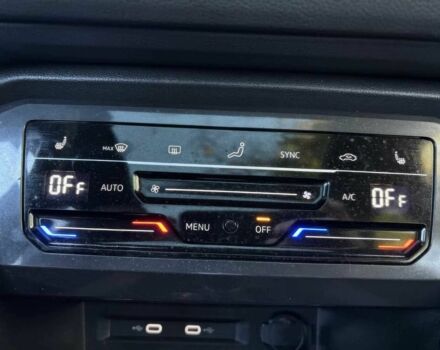 Чорний Фольксваген Тігуан, об'ємом двигуна 2 л та пробігом 27 тис. км за 9000 $, фото 15 на Automoto.ua