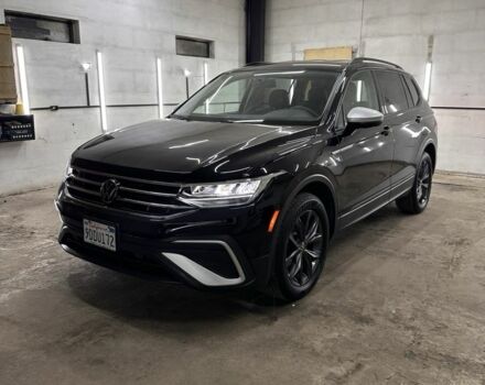Черный Фольксваген Тигуан, объемом двигателя 2 л и пробегом 115 тыс. км за 21499 $, фото 3 на Automoto.ua