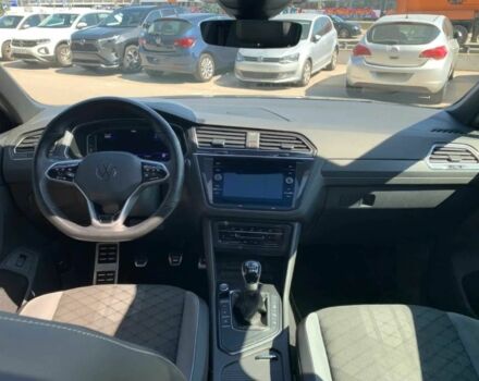 Черный Фольксваген Тигуан, объемом двигателя 2 л и пробегом 15 тыс. км за 17000 $, фото 5 на Automoto.ua