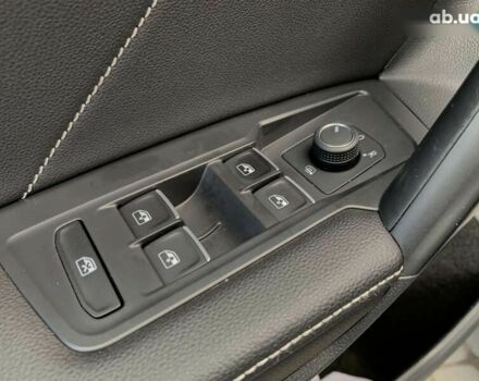 Чорний Фольксваген Тігуан, об'ємом двигуна 2 л та пробігом 10 тис. км за 27955 $, фото 23 на Automoto.ua