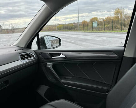 Черный Фольксваген Тигуан, объемом двигателя 2 л и пробегом 137 тыс. км за 22300 $, фото 37 на Automoto.ua