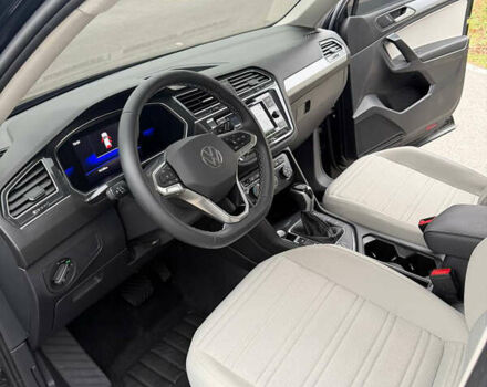 Черный Фольксваген Тигуан, объемом двигателя 1.98 л и пробегом 10 тыс. км за 28000 $, фото 7 на Automoto.ua