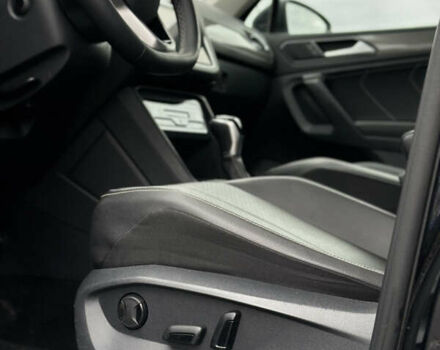 Черный Фольксваген Тигуан, объемом двигателя 2 л и пробегом 137 тыс. км за 22300 $, фото 55 на Automoto.ua