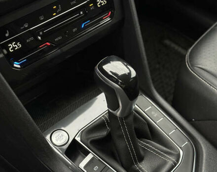 Черный Фольксваген Тигуан, объемом двигателя 2 л и пробегом 137 тыс. км за 22300 $, фото 33 на Automoto.ua