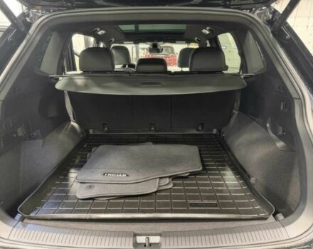 Черный Фольксваген Тигуан, объемом двигателя 2 л и пробегом 18 тыс. км за 21300 $, фото 12 на Automoto.ua