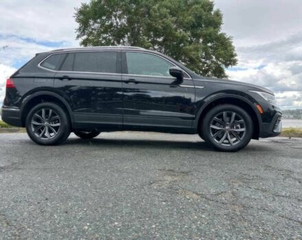 Черный Фольксваген Тигуан, объемом двигателя 2 л и пробегом 12 тыс. км за 13000 $, фото 6 на Automoto.ua