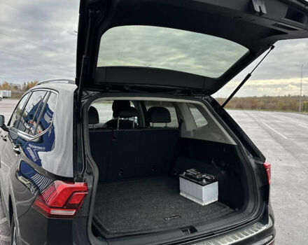 Черный Фольксваген Тигуан, объемом двигателя 2 л и пробегом 137 тыс. км за 22300 $, фото 49 на Automoto.ua