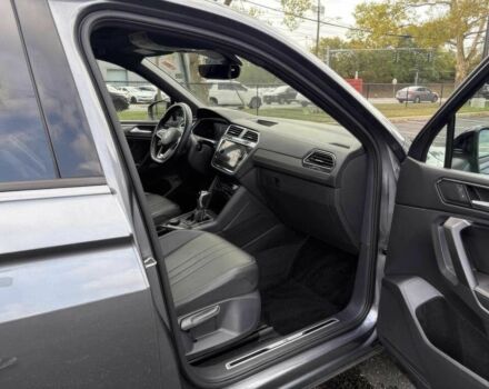 Черный Фольксваген Тигуан, объемом двигателя 2 л и пробегом 18 тыс. км за 15000 $, фото 9 на Automoto.ua