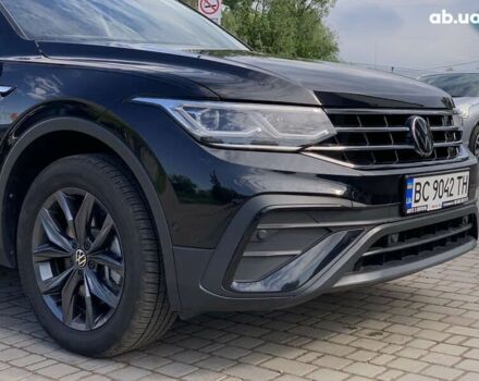 Чорний Фольксваген Тігуан, об'ємом двигуна 2 л та пробігом 10 тис. км за 27955 $, фото 7 на Automoto.ua