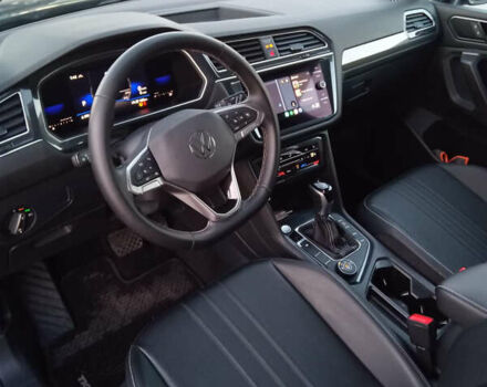 Черный Фольксваген Тигуан, объемом двигателя 2 л и пробегом 56 тыс. км за 27000 $, фото 1 на Automoto.ua