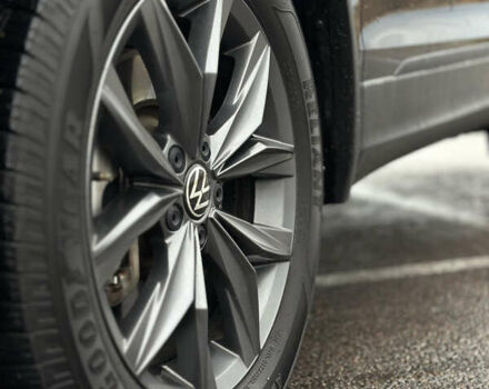 Черный Фольксваген Тигуан, объемом двигателя 2 л и пробегом 137 тыс. км за 22300 $, фото 27 на Automoto.ua