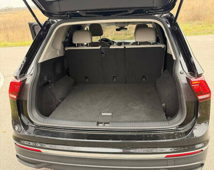 Черный Фольксваген Тигуан, объемом двигателя 1.98 л и пробегом 10 тыс. км за 28000 $, фото 9 на Automoto.ua